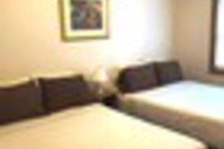 Room 20 of 342