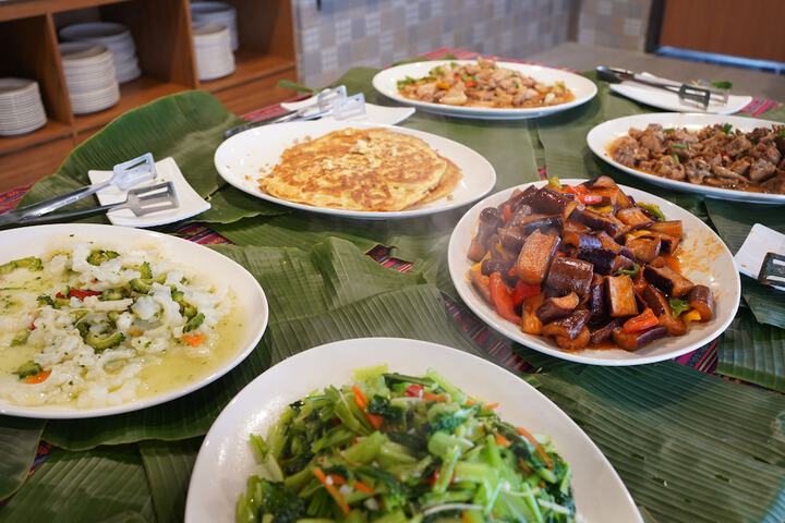 Dining 17 of 21