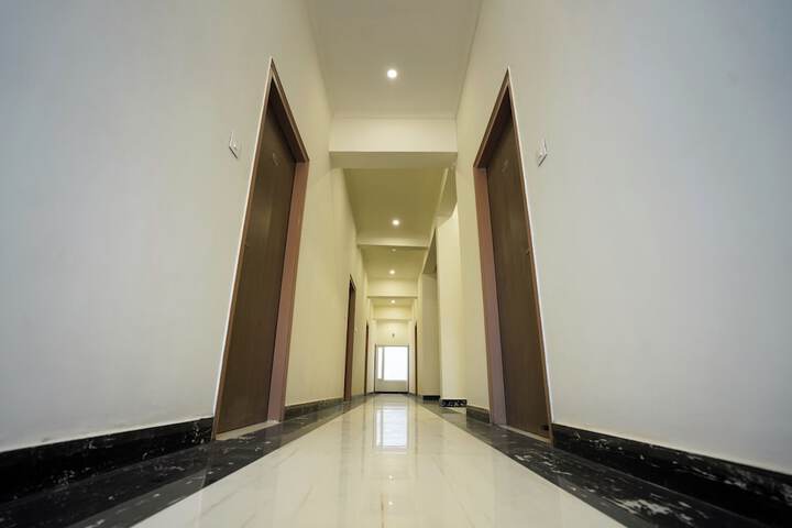 Hotel Interior 4 of 22