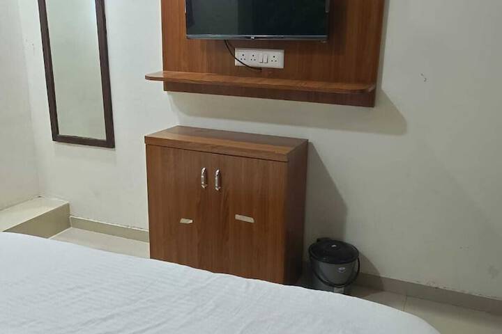 Room 5 of 27