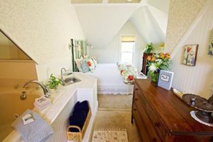 Room 25 of 53