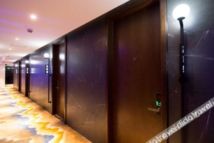 Hotel Interior 6 of 34