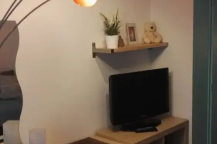 Room 9 of 11