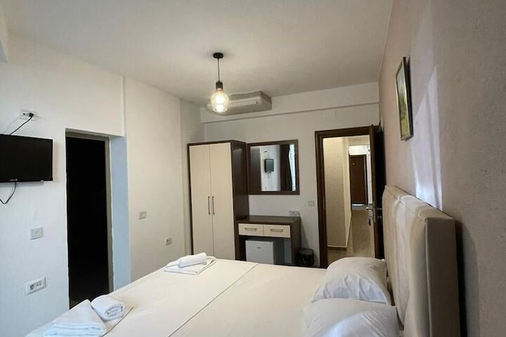 Room 12 of 35