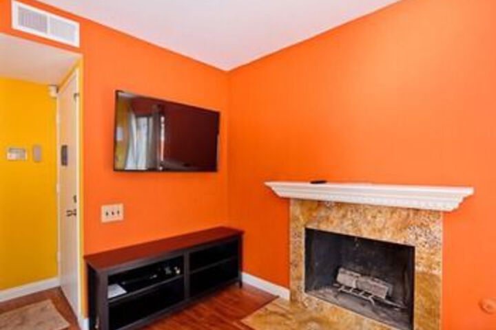Room 16 of 24
