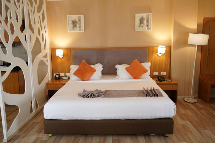 Room 42 of 163