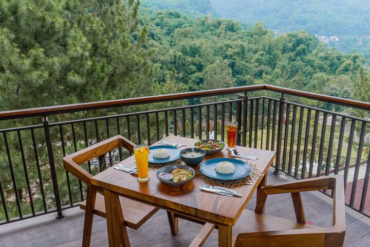 Breakfast/Coffee Service 100 of 111