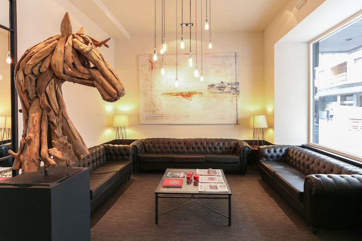 Guest Lobby