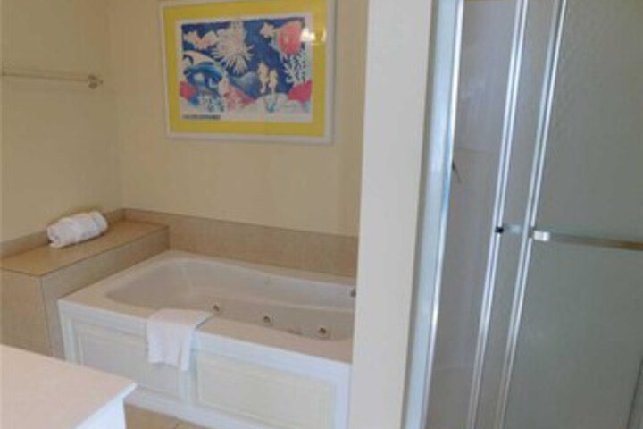Room 6 of 34