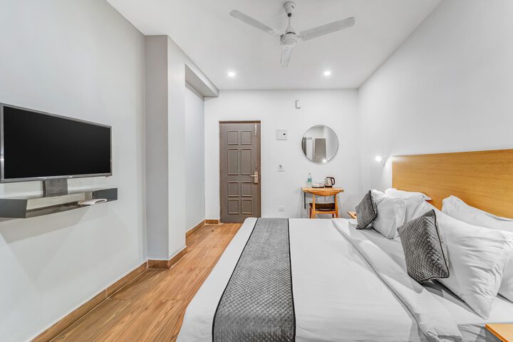 Room 5 of 13