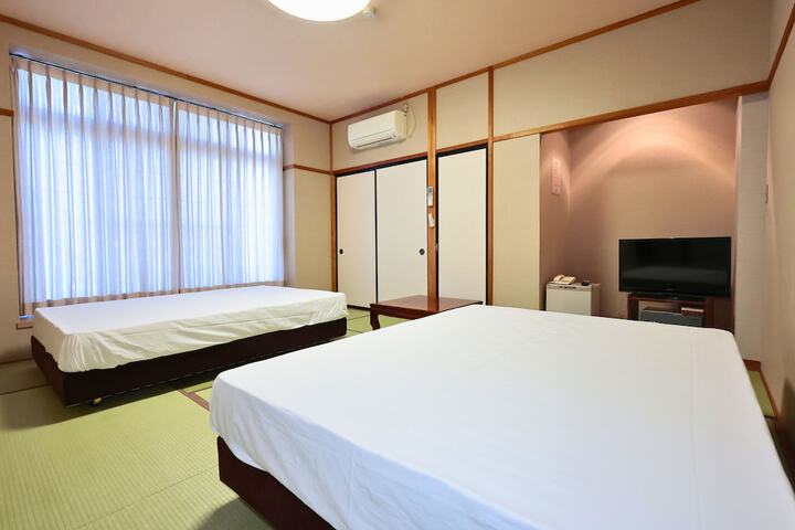 Room 30 of 90