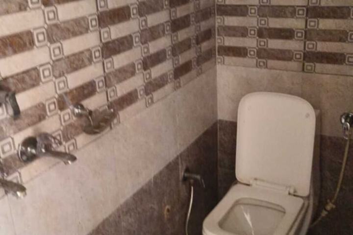 Room 20 of 28