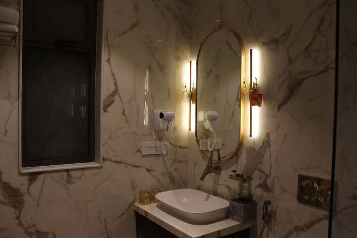 Room 17 of 22