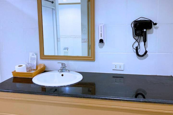 Room 26 of 114