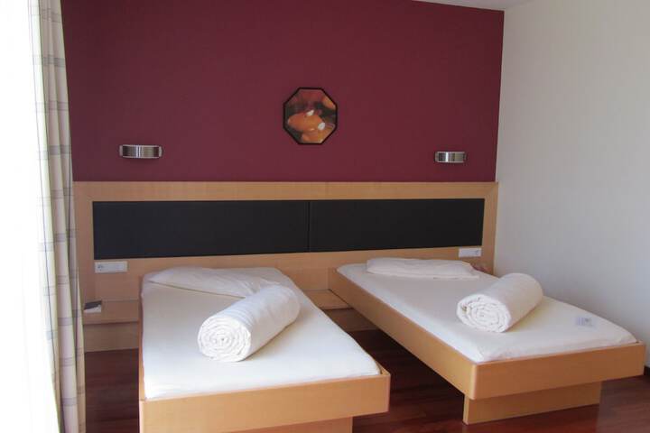 Room 9 of 39