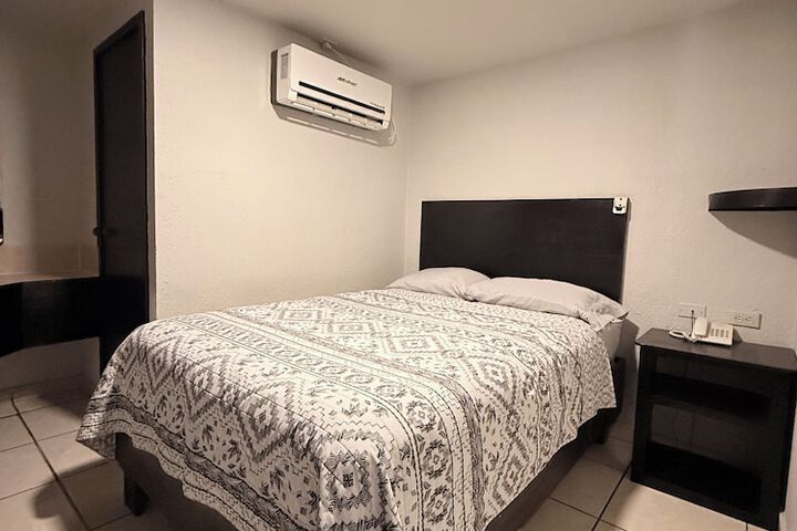 Room 4 of 30