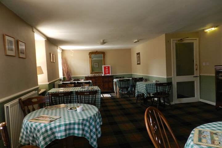Room 8 of 13