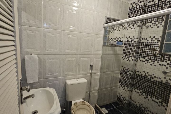 Room 11 of 23