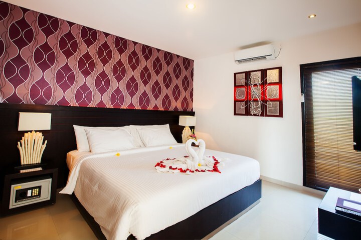 Room 10 of 66