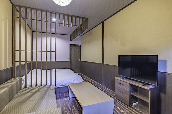 Room 12 of 43