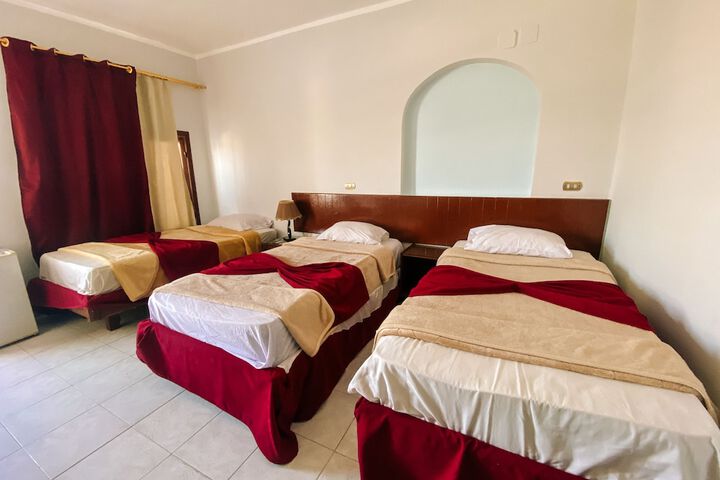 Room 2 of 53