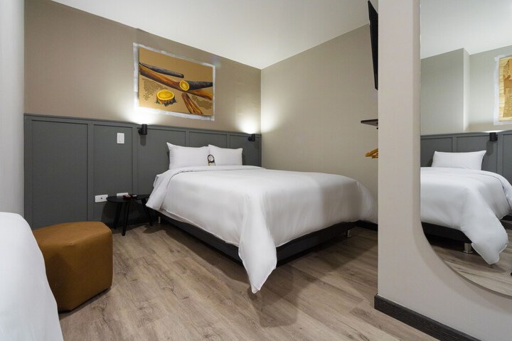 Room 9 of 46