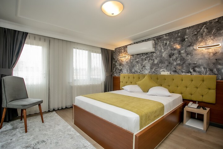 Room 38 of 84