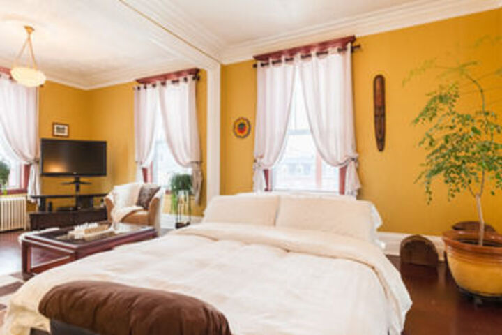 Room 17 of 46