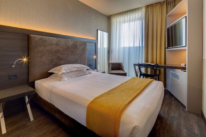 Room 34 of 119