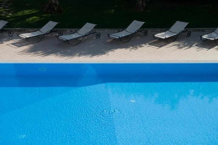 Pool 14 of 50