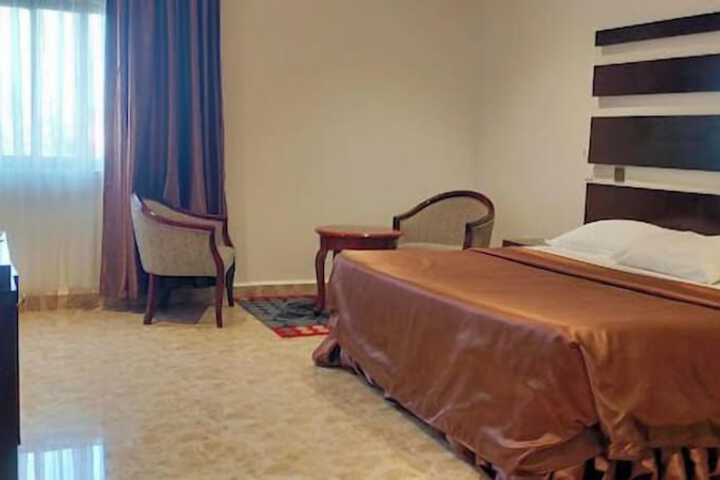 Room 3 of 65