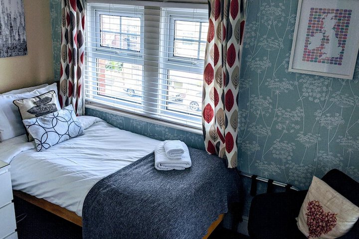 Room 9 of 38