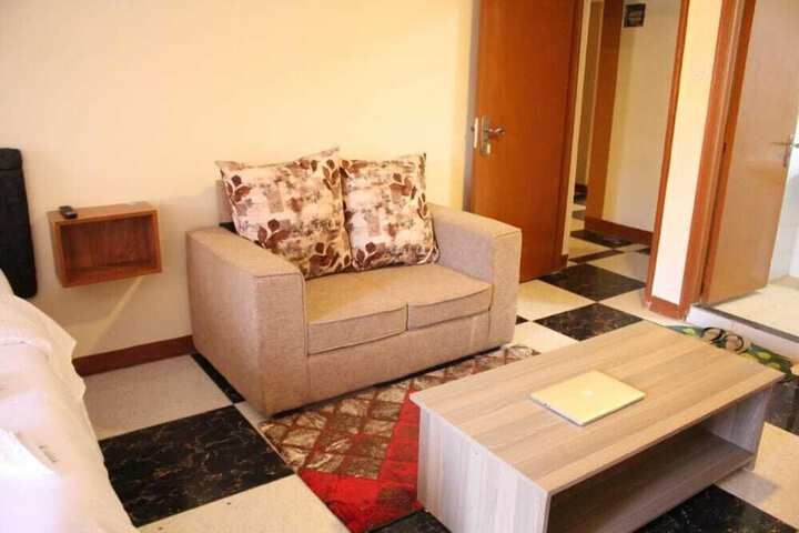Room 13 of 22