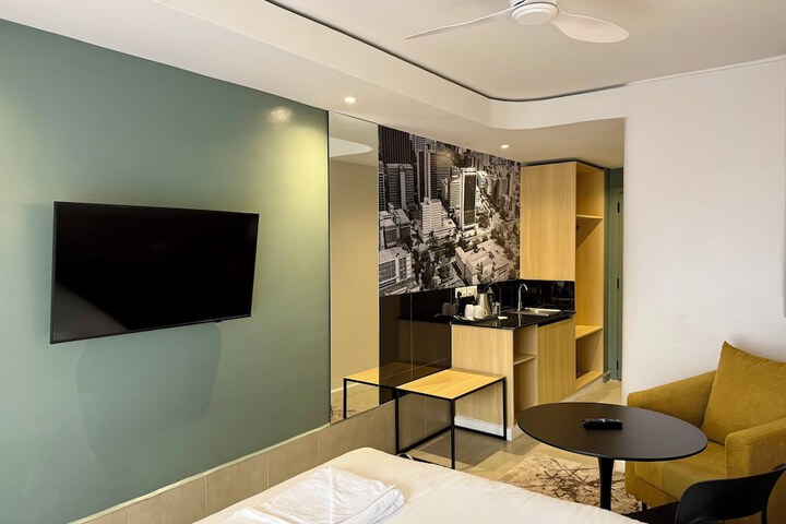 Room 8 of 30