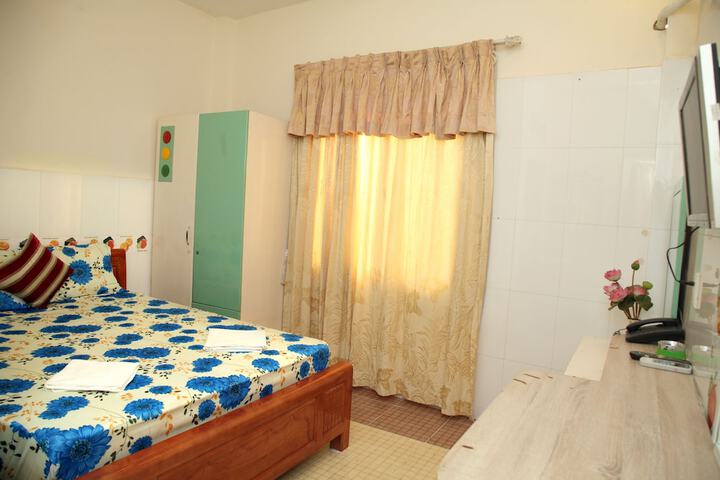 Room 10 of 17