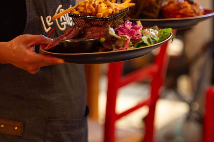 Dining 40 of 55
