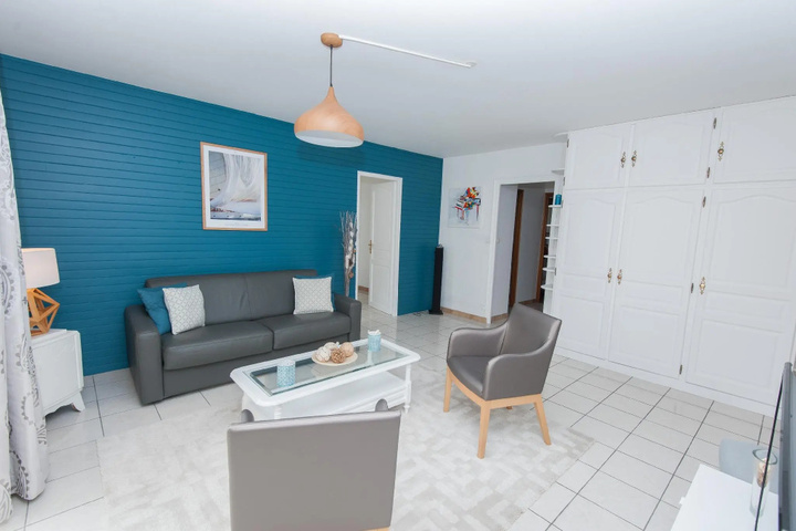 Room 2 of 16