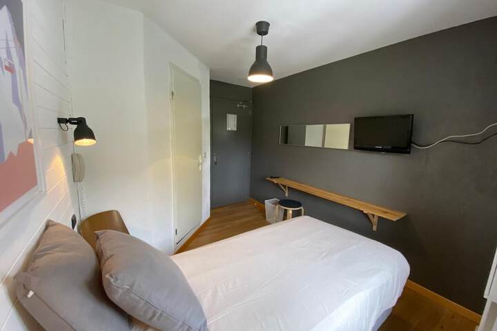Room 17 of 49