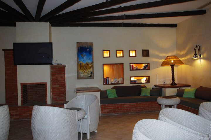 Lounge 117 of 148