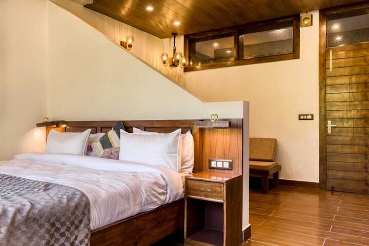 Room 3 of 21