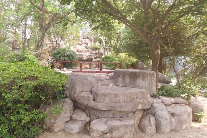 Children's play area - outdoor