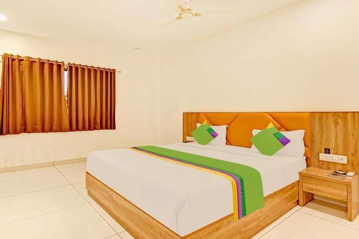 Room 8 of 26