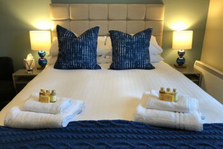 Room 14 of 18