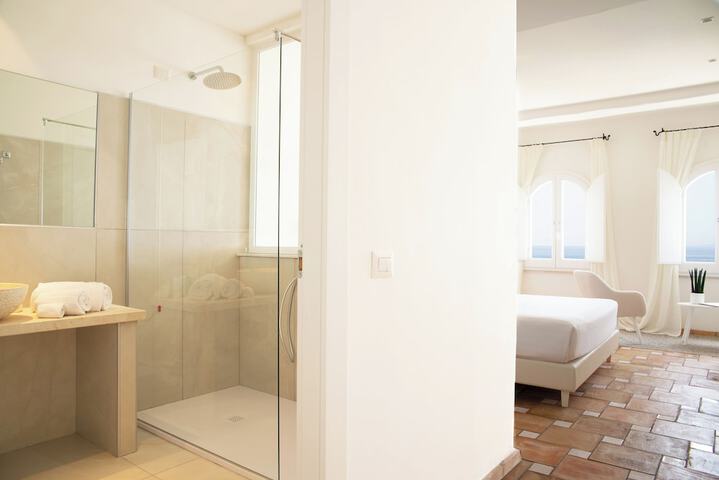 Room 13 of 67