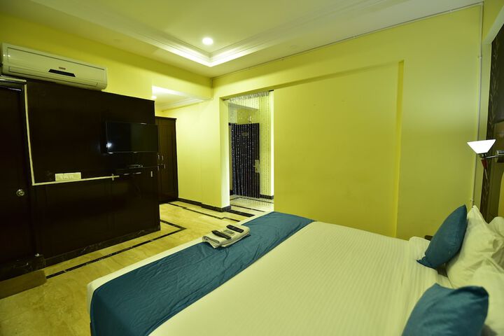 Room 7 of 25