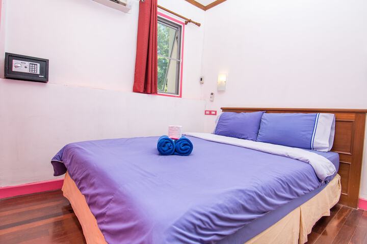 Room 4 of 55