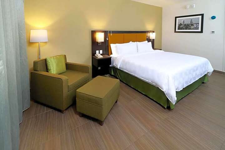 Room 17 of 65