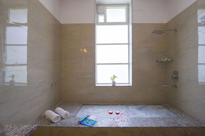 Room 12 of 22