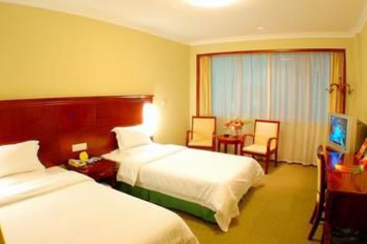Room 13 of 31