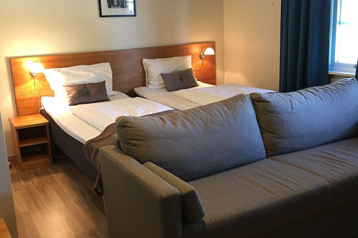 Room 11 of 73